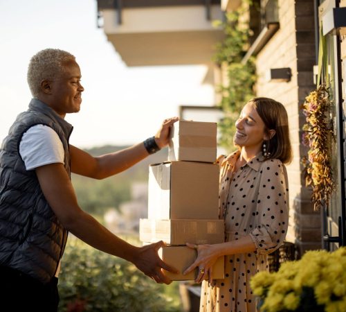 delivery-man-giving-parcels-to-caucasian-woman-2023-11-27-05-33-26-utc.jpg delivery-man-giving-parcels-to-caucasian-woman-2023-11-27-05-33-26-utc.jpg